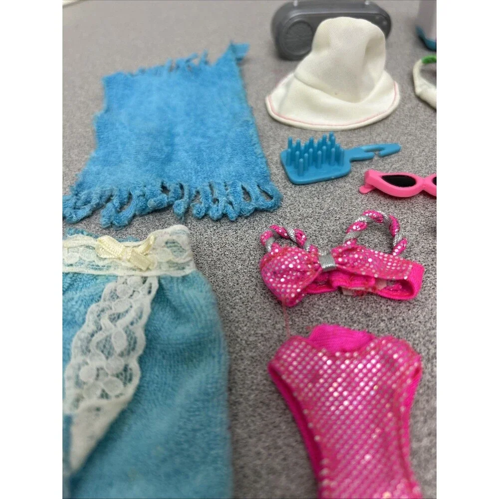 Vintage Barbie Beach Fun Accessories, Towel, Swimsuits, Sunglasses, And More‎